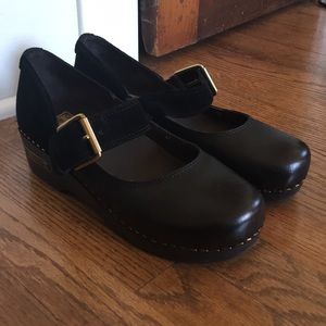 Mary Jane clogs 🤩